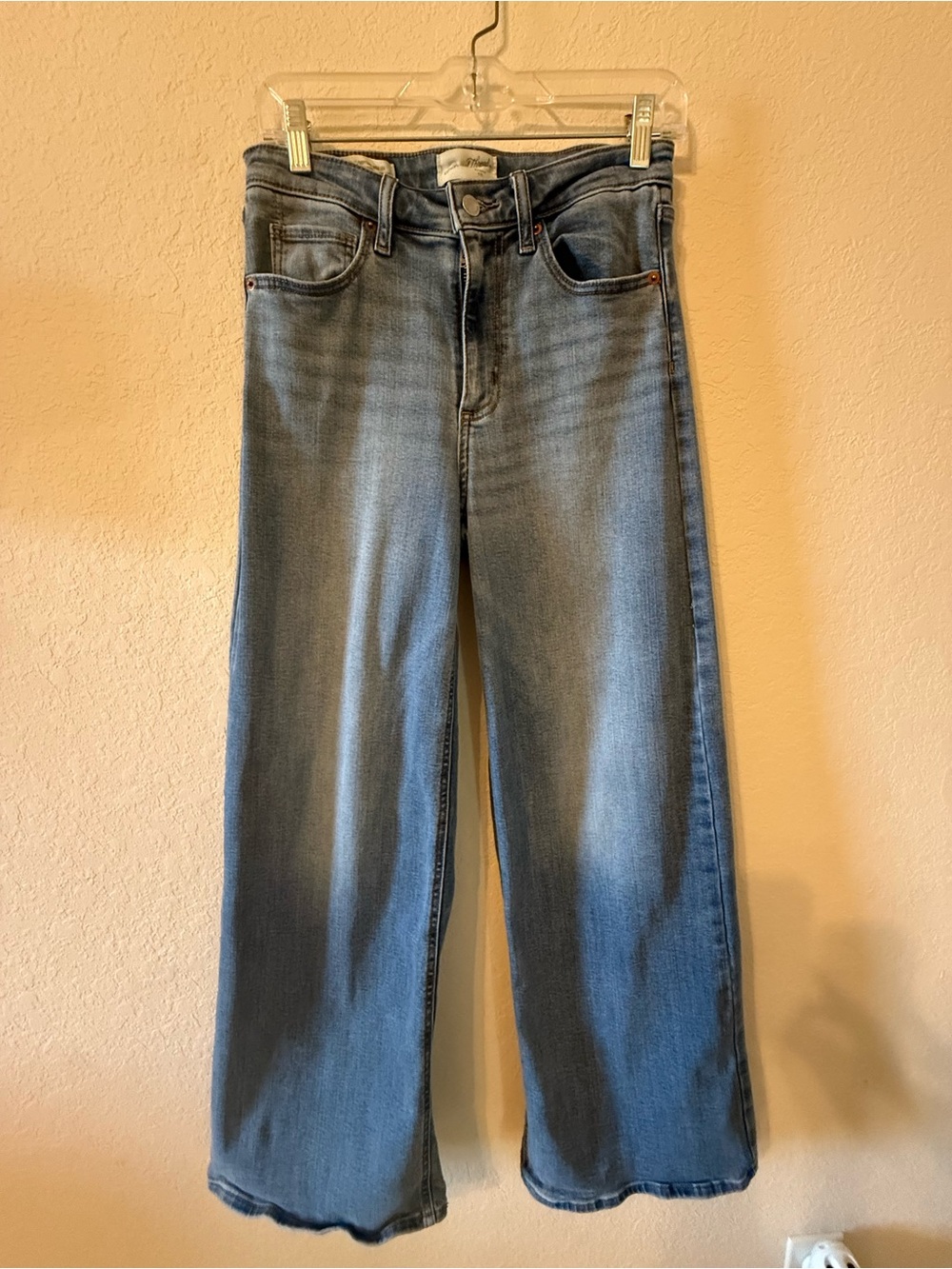 Universal Thread High Rise Wide Leg Jeans Size 8R - Picture 3 of 3